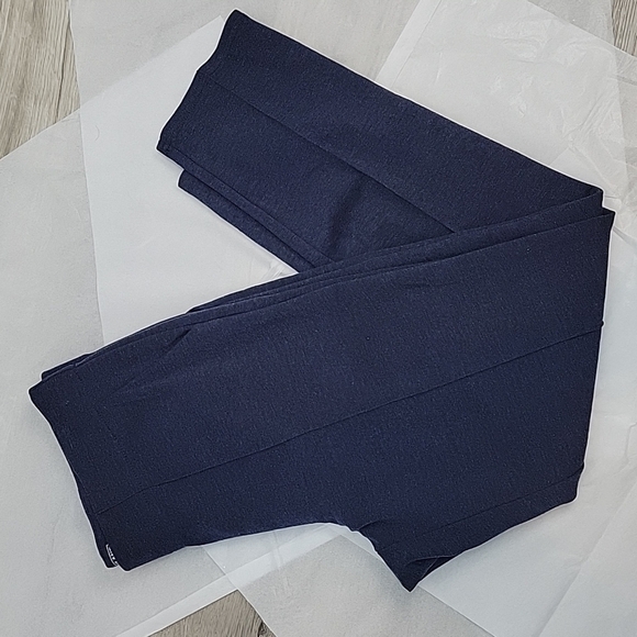 Kirkland Signature Soft Pull On Ponte Seamed Ankle  Blue Pants - Picture 7 of 7